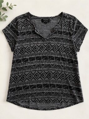 Aritzia Talula Gray Black‎ Aztec Print T-shirt